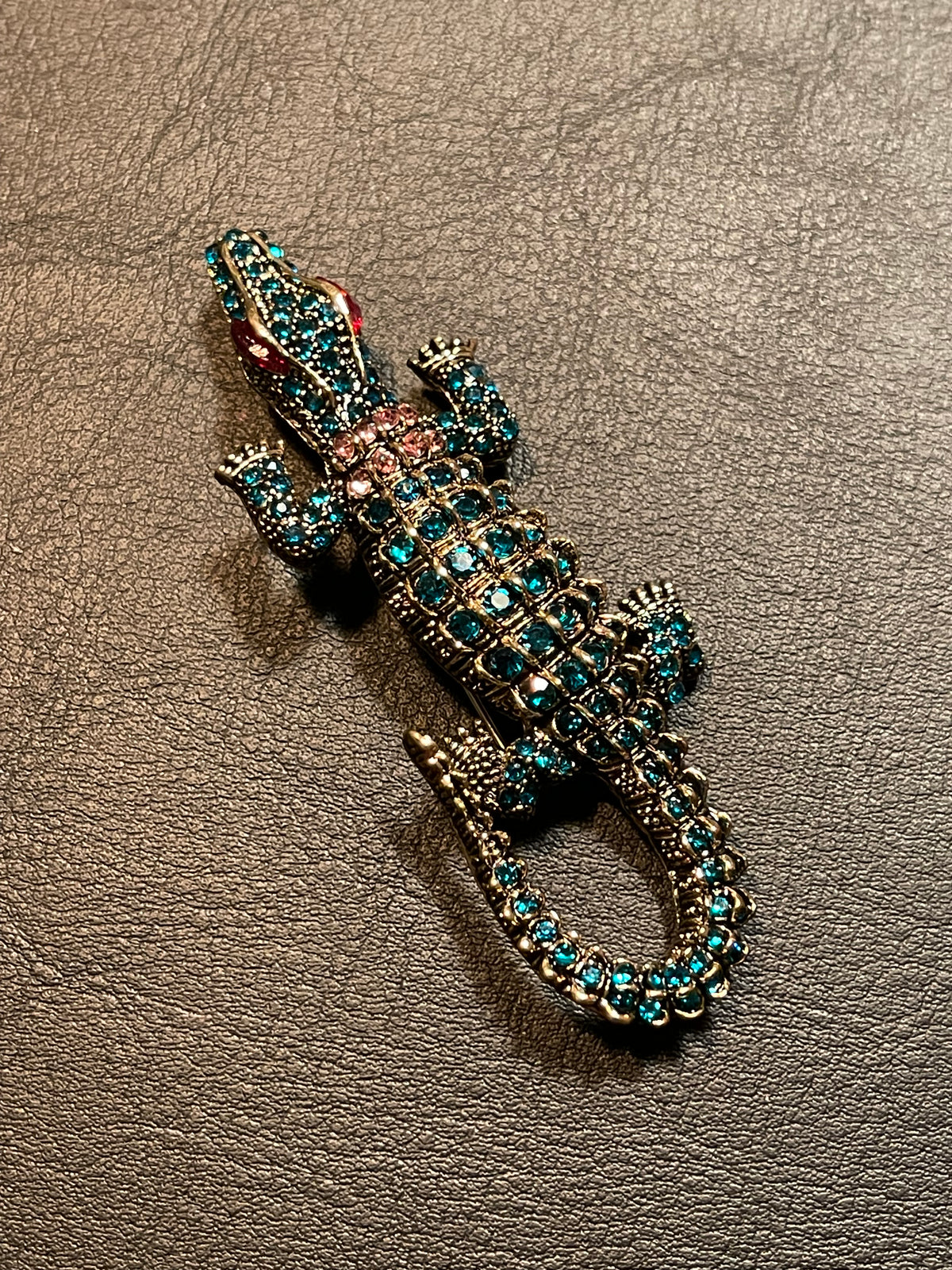 Pregadeira Crocodilo