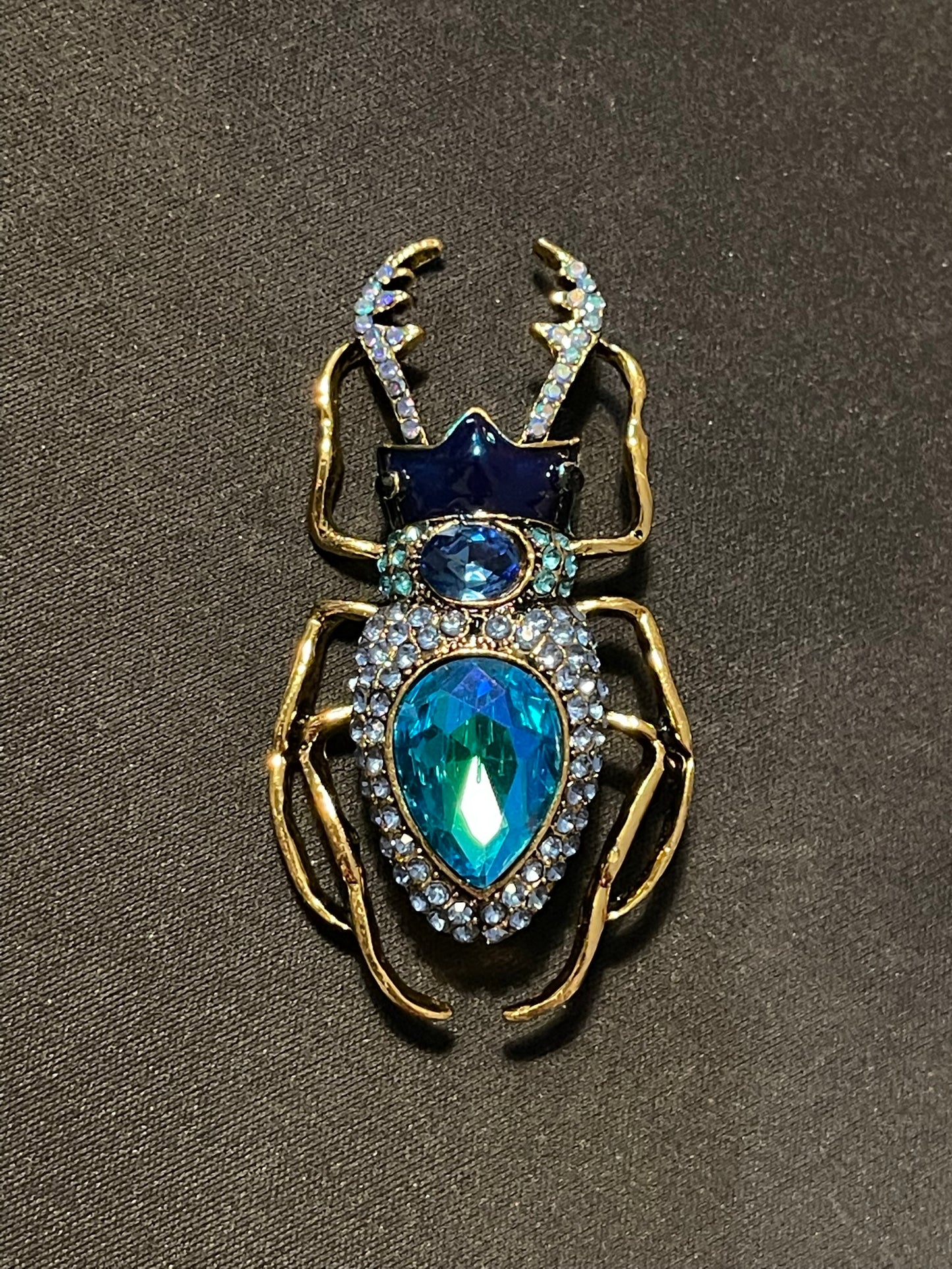 Pregadeira Escaravelho