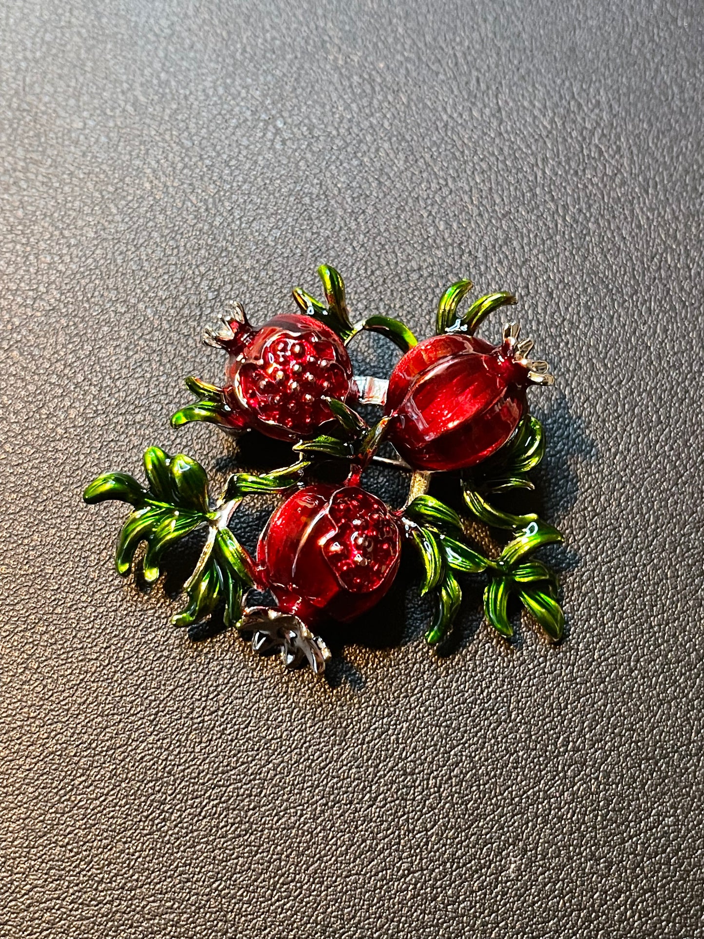 Broche de granada