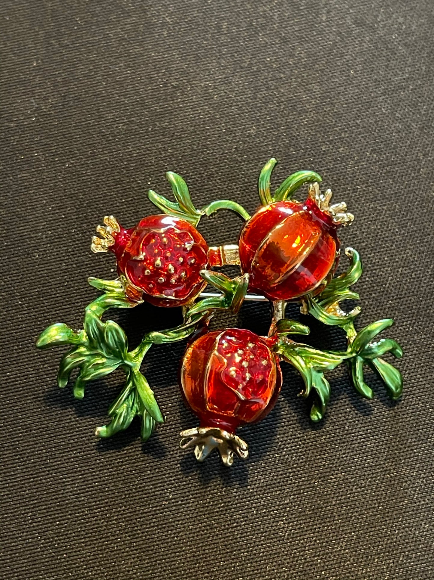 Broche de granada