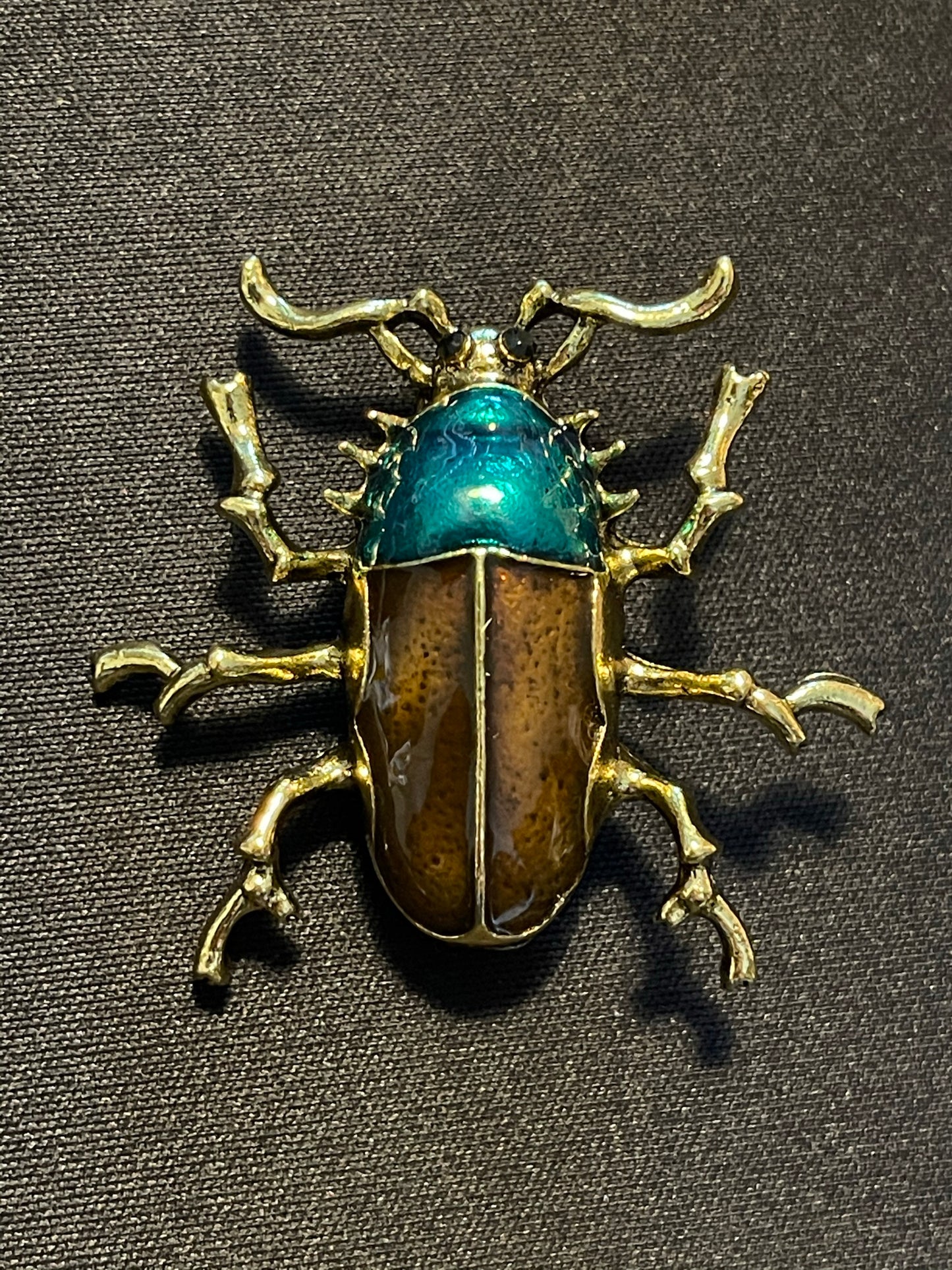 Pregadeira Escaravelho