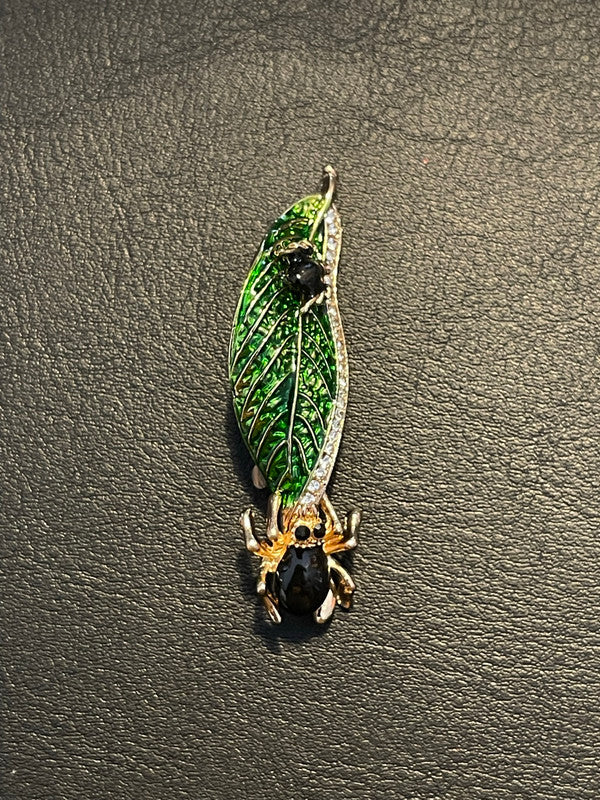 Pregadeira Folha Aranha